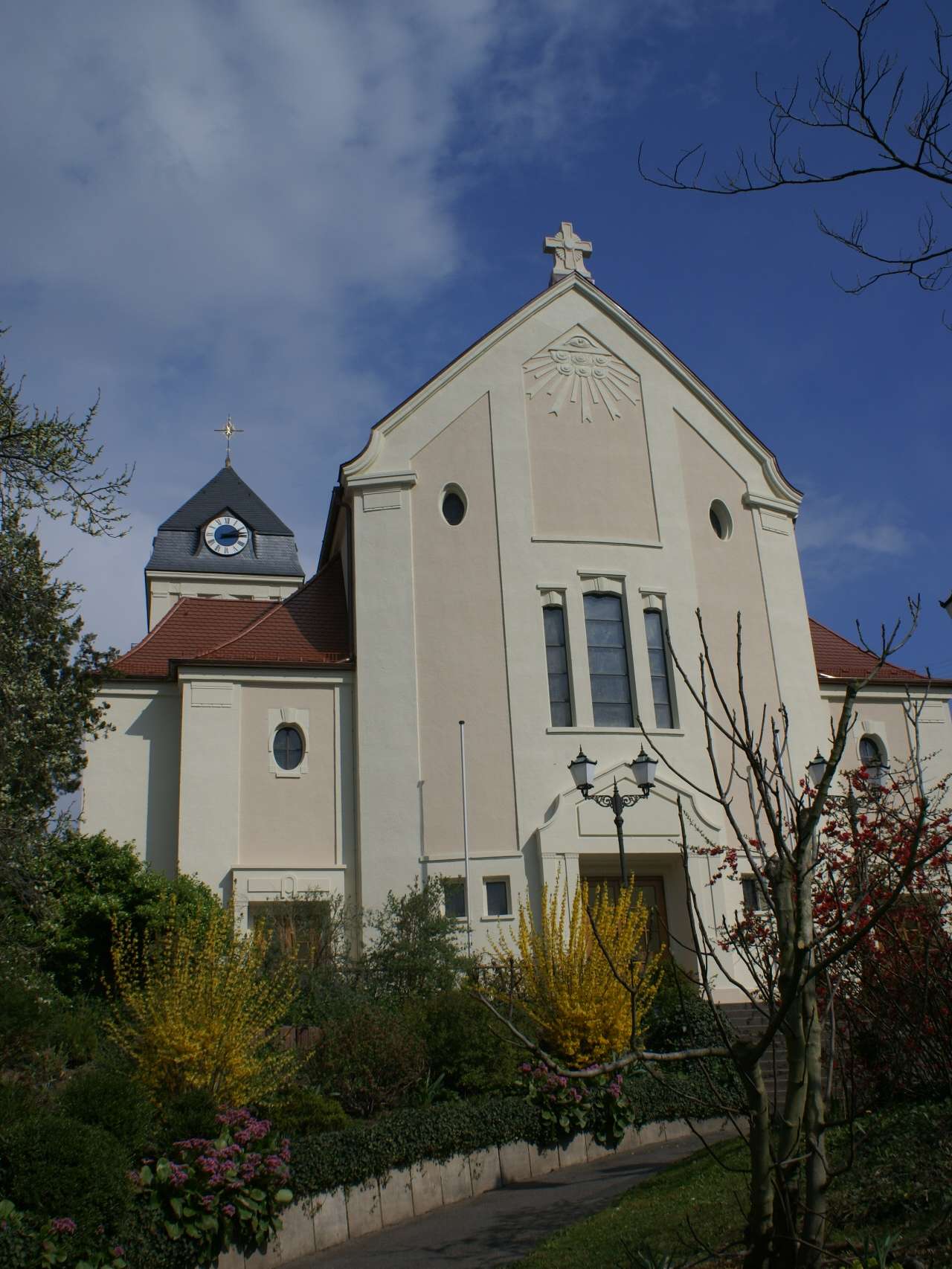  Die katholische Herz-Jesu-Kirche in Leimen-Mitte 